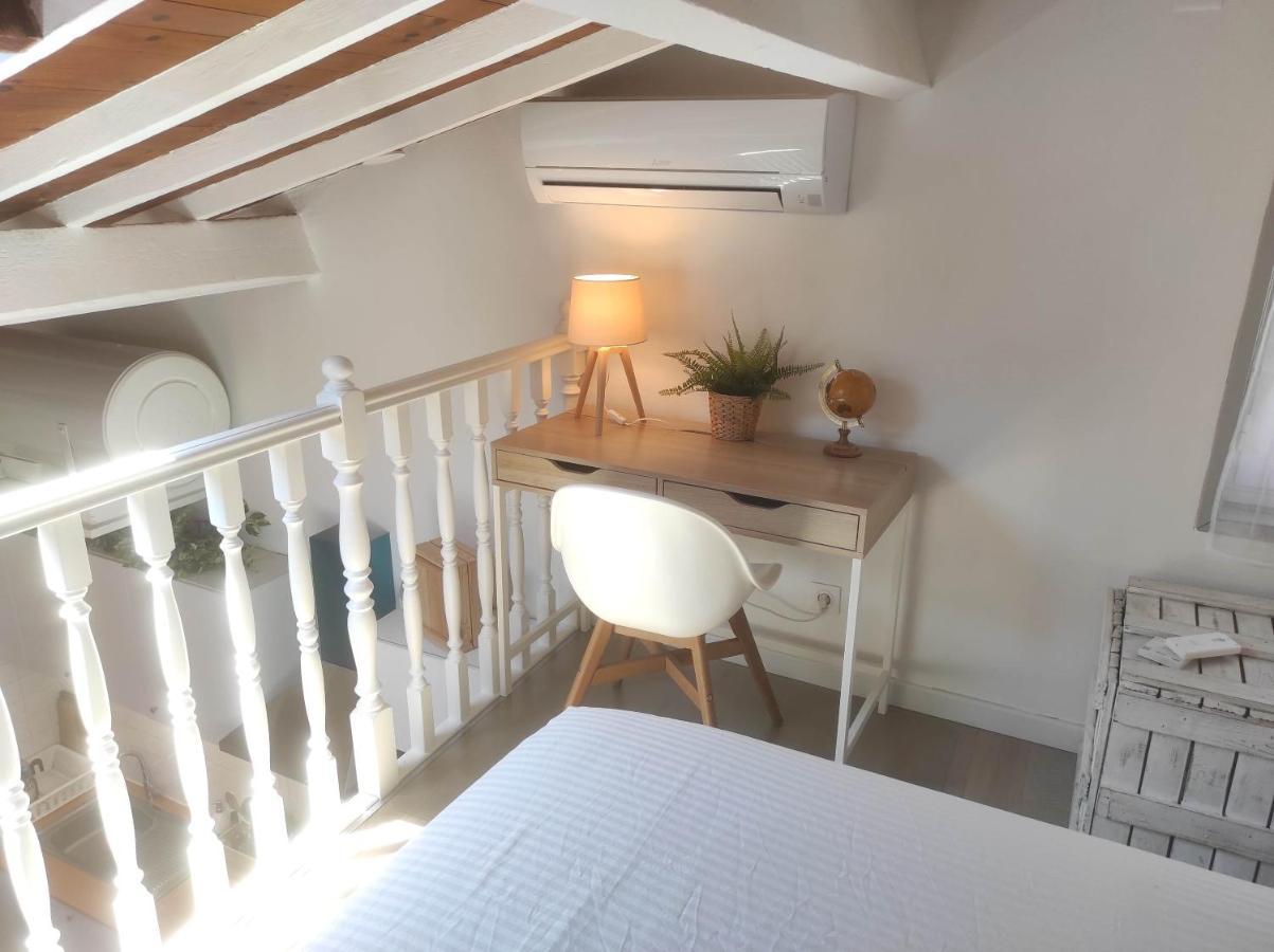 Chill Out Cabanon Coeur Calanques Chalet Marseilles